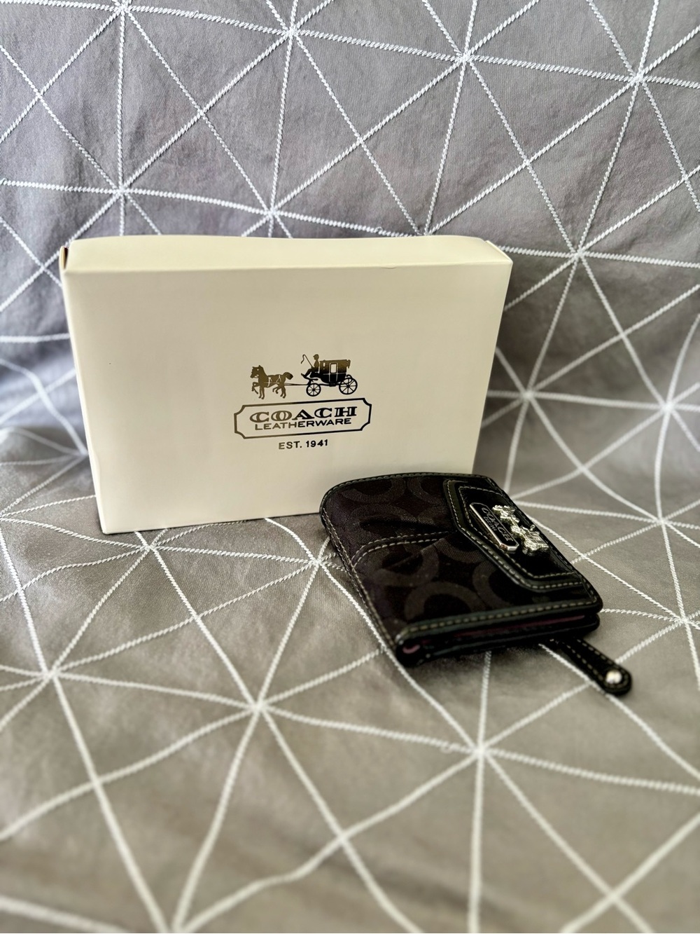 NIB Vintage Y2K Coach Signature Canvas Compact Bifold Wallet Deadstock